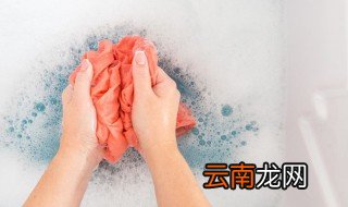 84漂衣服是用热水还是凉水 84漂衣服用什么水