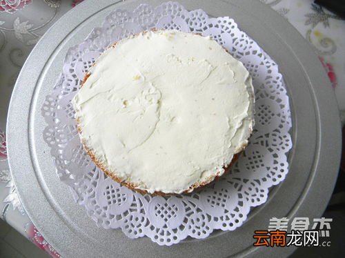 奶油蛋糕速冻几天还能吃吗,奶油蛋糕在夏季放在冰箱里两天还能吃吗