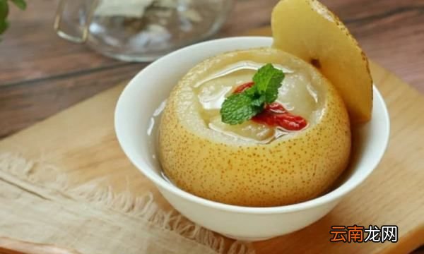 冰糖雪梨要去皮去核，做冰糖雪梨梨子要削皮吗