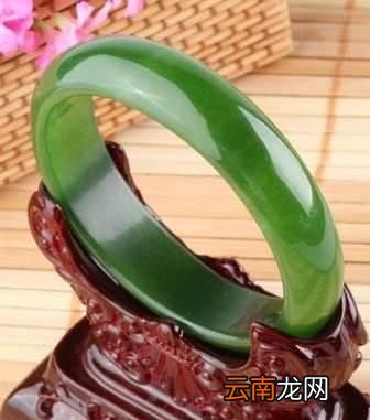 石英岩玉原石价值一般多少钱 石英岩玉有收藏价值吗
