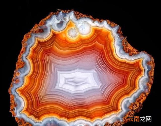 石英岩玉原石价值一般多少钱 石英岩玉有收藏价值吗