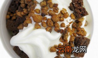 自制冰淇淋蛋糕简易做法 冰淇淋蛋糕的做法简单