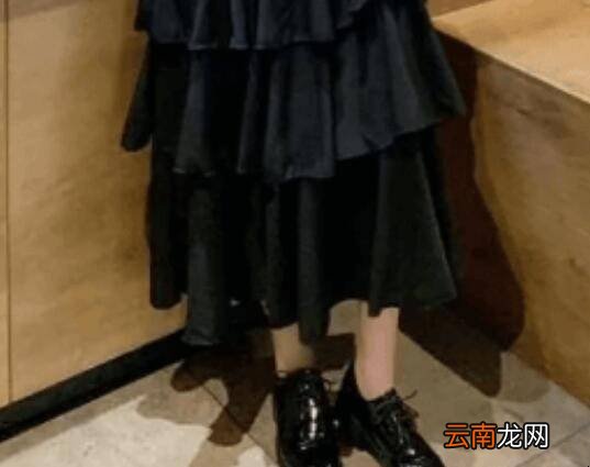 蛋糕裙适合搭配哪种鞋子