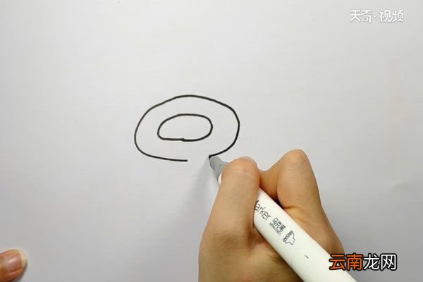 盘子简笔画
