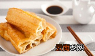 油条的配料方法 自制炸油条的烹饪技巧