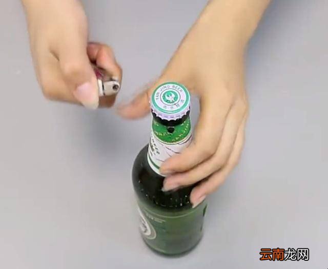 如何轻松开啤酒瓶盖