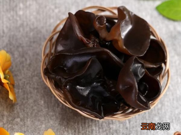 木耳不焯能吃吗 炒木耳不焯水有毒吗