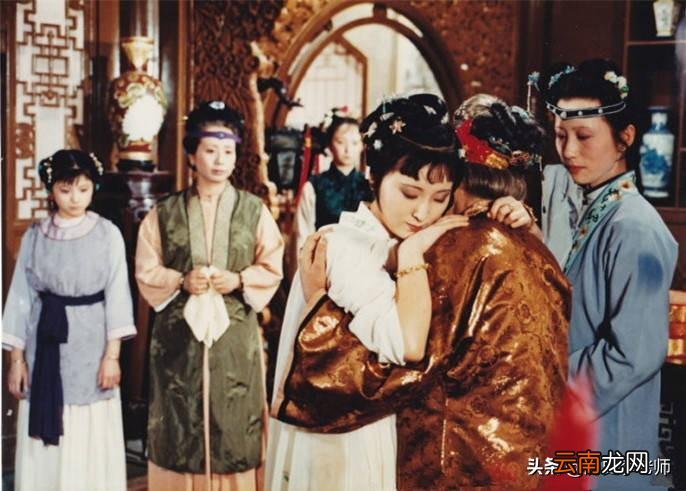 曹雪芹家族被雍正抄家真正原因 曹雪芹为什么被抄家