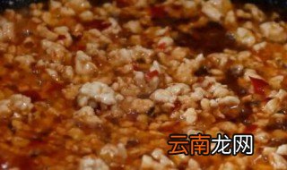豆瓣发霉了怎样解决呢 红油豆瓣发霉了怎么办