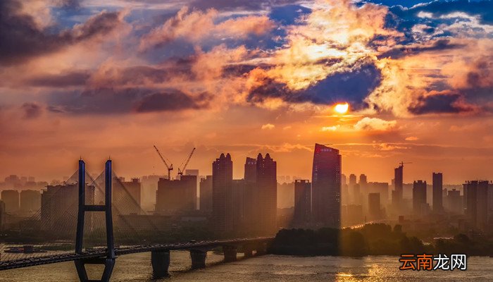 长江干流流经哪几个省 长江干流流经哪几个省份