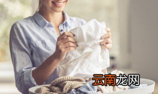 白裙子被染色了怎么洗 白裙子染上颜料怎么洗