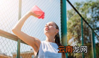 水杯倒立不漏水的原理作文 水杯倒立不漏水的原理