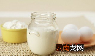 玻璃杯热牛奶可以放微波炉加热吗 牛奶可以放微波炉加热吗