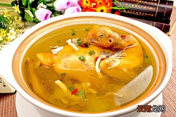 松茸鸡汤的功效与作用 松茸鸡汤的功效与作用及食用方法