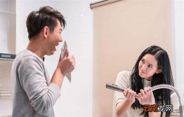 喜欢的女生找你诉苦怎么办 女生跟你诉苦的时候怎么回复