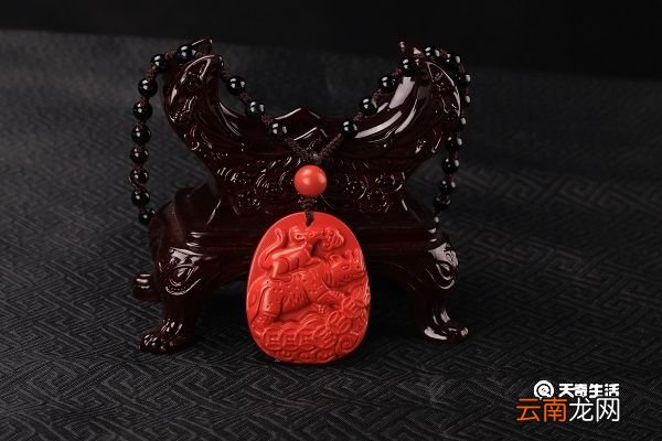 朱砂吊坠的功效与作用 朱砂吊坠的功效与作用禁忌