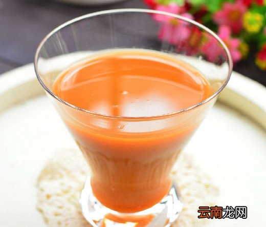 消暑降火 胡萝卜苦瓜汁