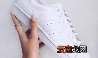 小白鞋发黄如何洗白 小白鞋发黄怎样洗白