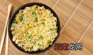 鸡蛋炒米饭 鸡蛋炒米饭怎么做