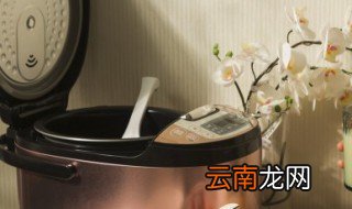 一个人煮干饭要放多少水多少米 关于一个人煮干饭要放多少水多少米