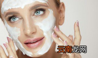 不同肤质肤色如何挑选定妆粉饼 不同肤质肤色怎样挑选定妆粉饼