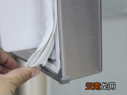 美的智能冰箱540门关不紧怎么办