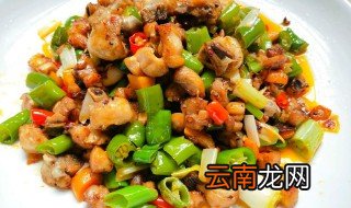 四川正宗青椒鸡的做法 青椒鸡的家常做法分享