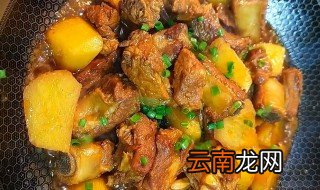 四川土豆烧排骨的做法 四川土豆烧排骨简单做法