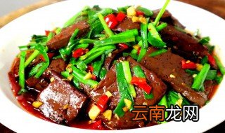 猪红韭菜的做法 家常猪红韭菜的做法