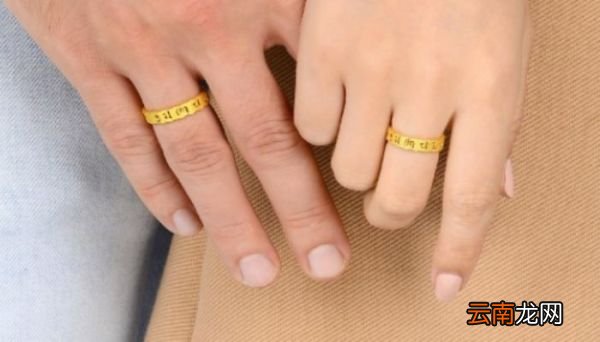 女生中指戴戒指的含义 女生中指戴戒指是什么意思