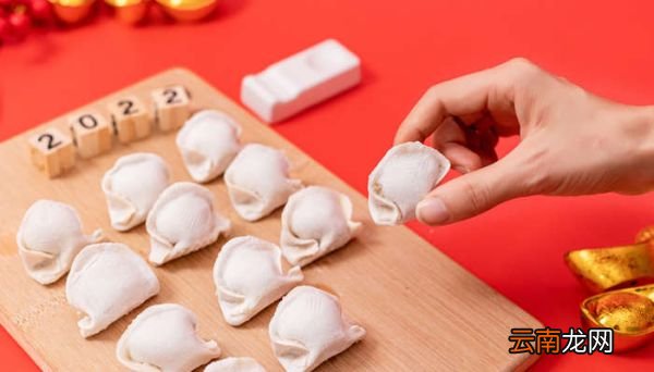冷水下饺子还是热水下 冷水下饺子还是热水下面好