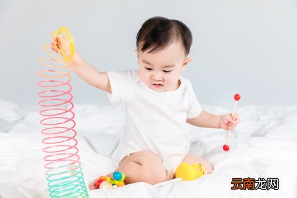 2-3小孩脾气很犟怎么办 小孩子脾气犟怎么办