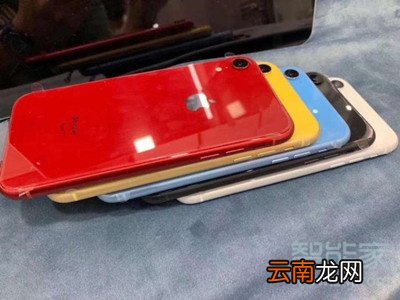 iphone xr卡贴怎么放