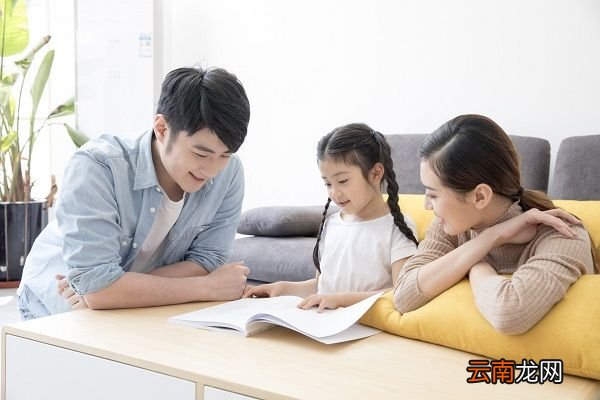 少年不努力老大徒伤悲的上两句是不是 少年不努力老大徒伤悲的上两句