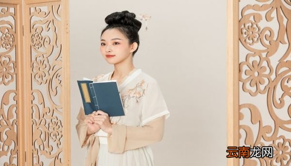 元礼及宾客莫不奇之翻译 元礼及宾客莫不奇之的之意思