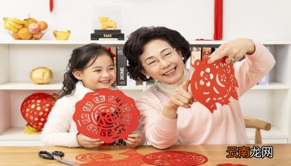 窗花纸静电贴怎么清除 去除窗花纸静电贴的方法