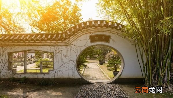 山居秋暝中竹喧的意思 山居秋暝中竹喧是什么意思