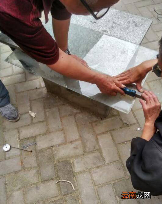 土办法给玻璃切割