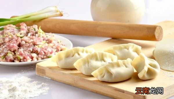 牛肉馅饺子怎么调馅 牛肉用什么菜包饺子好吃