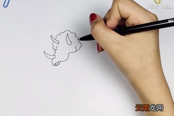 三角龙简笔画