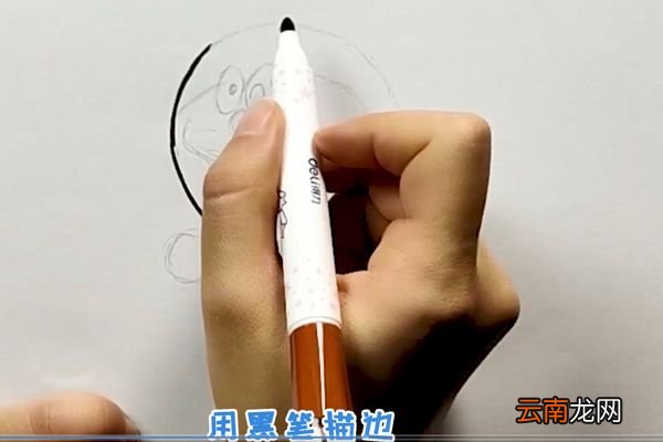 机器猫简笔画