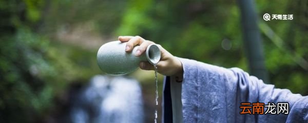 举酒相属,各为诗以寄所思翻译 举酒相属 属什么意思
