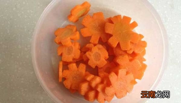 胡萝卜怎么切花朵 胡萝卜雕花