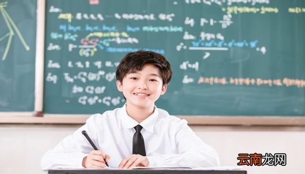 他后悔了作文怎么写 以“他后悔了”为主题写作