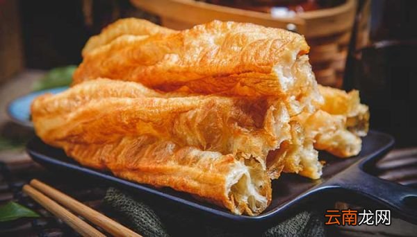 炸油条放明矾的作用 油条为什么要放明矾