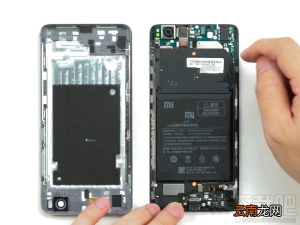 小米5s怎么打开后盖 小米5s后盖拆解教程
