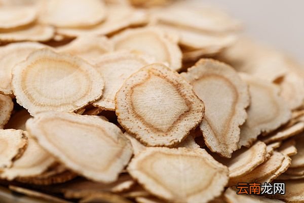 西洋参片泡水的功效与作用 西洋参片泡水禁忌人群