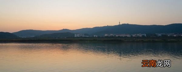 中流击水浪遏飞舟描写的是哪条河流 到中流击水浪遏飞舟描写的是