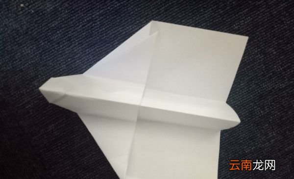纸飞机怎么折才能飞得更远？