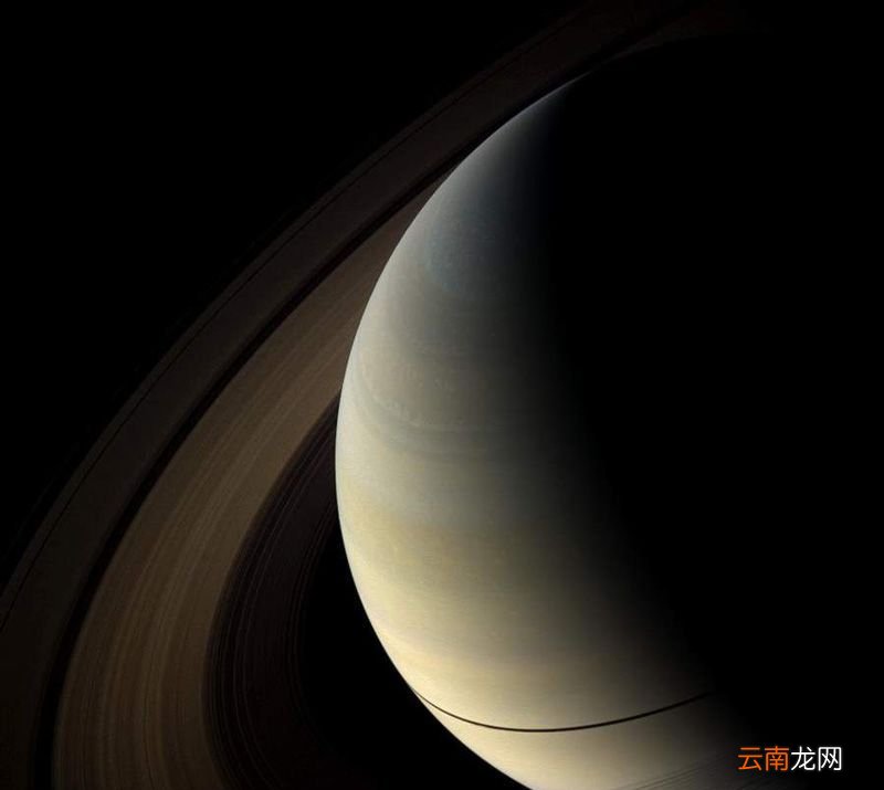土星与土星环之间区域是真空地带吗？